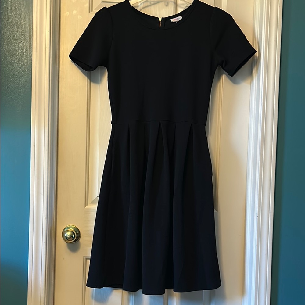 LuLaRoe Amelia Black Short Sleeve Dress